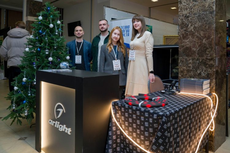 1eKI8_9Uh1Q3yJAxLYaJrg