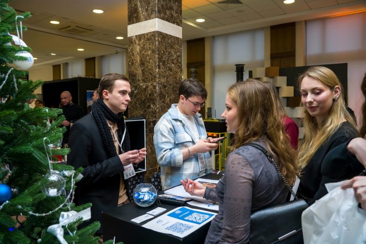 uYS6ZpRb26FISYyYpM459g